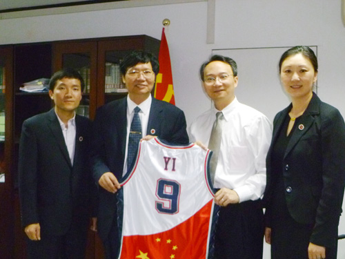 Li Li (right),Peter Zhang (2nd from right), LU Qingshan (2nd from left)